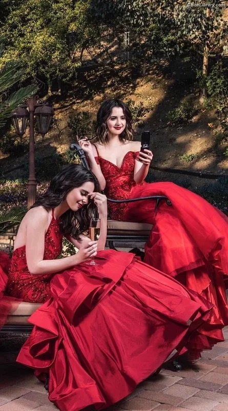 Vanessa Marano photo 16 of 1085