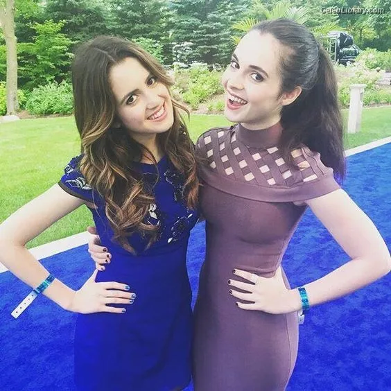 Vanessa Marano photo 6 of 1085