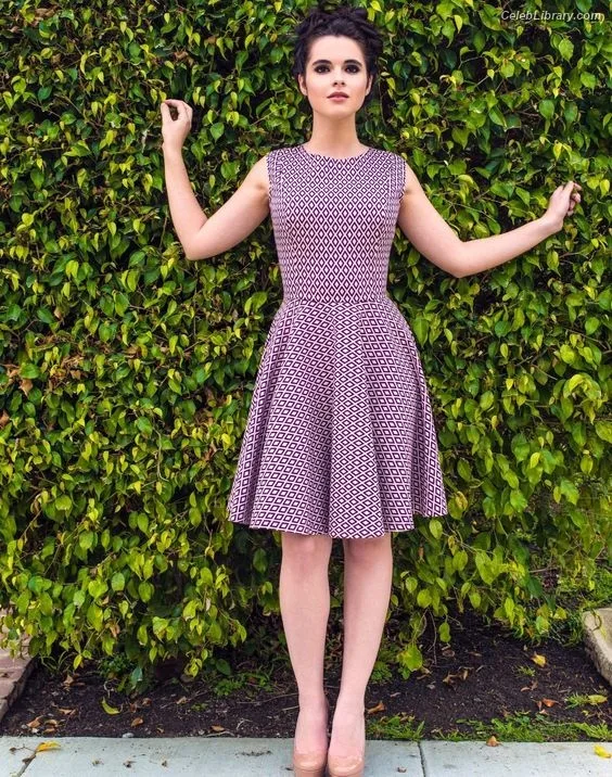 Vanessa Marano photo 22 of 1085