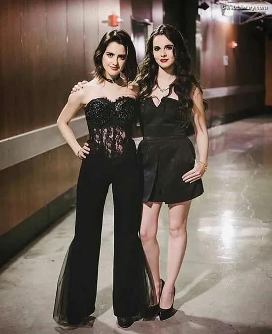 Vanessa Marano photo 9 of 1085