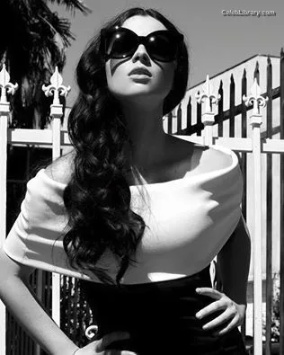 Vanessa Marano photo 18 of 1085