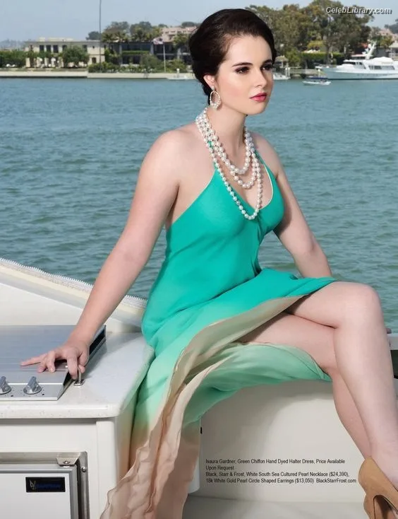 Vanessa Marano photo 11 of 1085