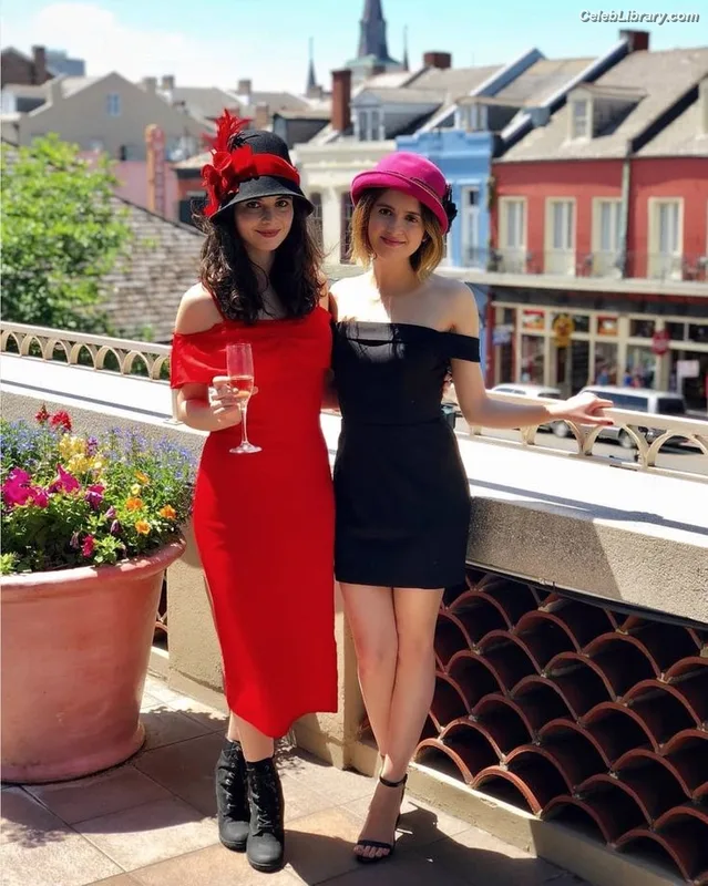Vanessa Marano photo 24 of 1085