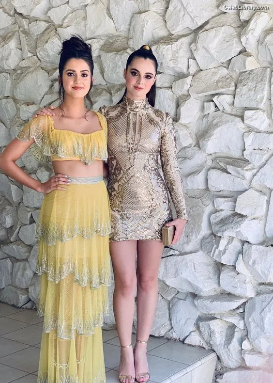 Vanessa Marano photo 8 of 1085