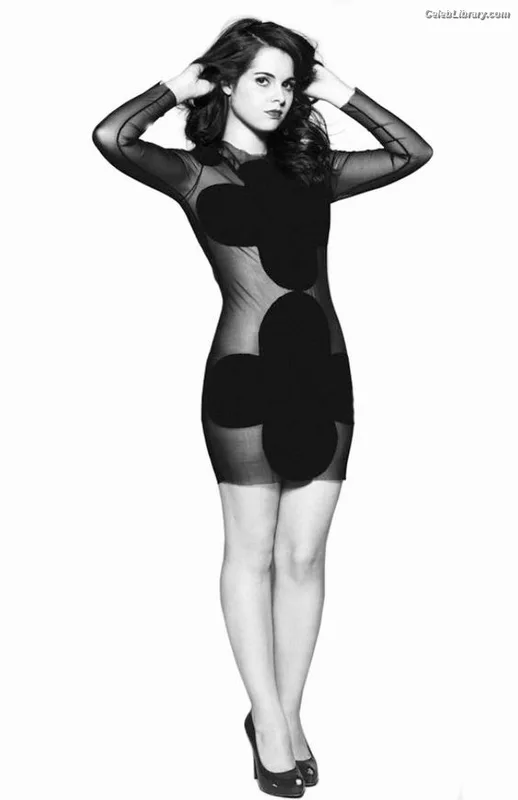 Vanessa Marano photo 24 of 1085