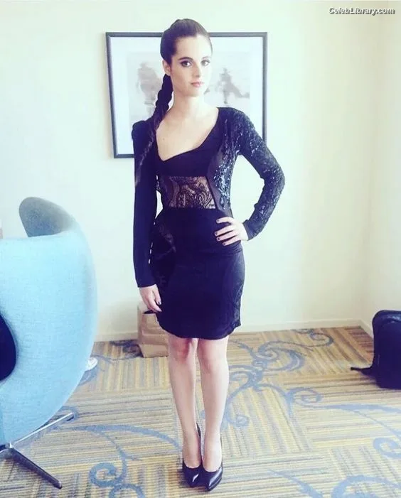 Vanessa Marano photo 23 of 1085