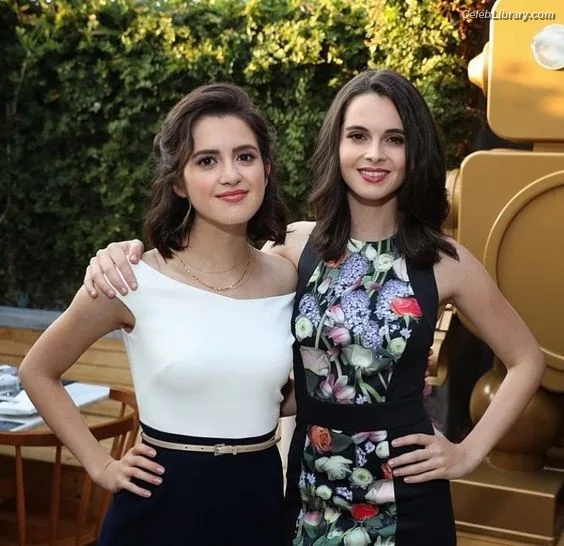 Vanessa Marano photo 13 of 1085