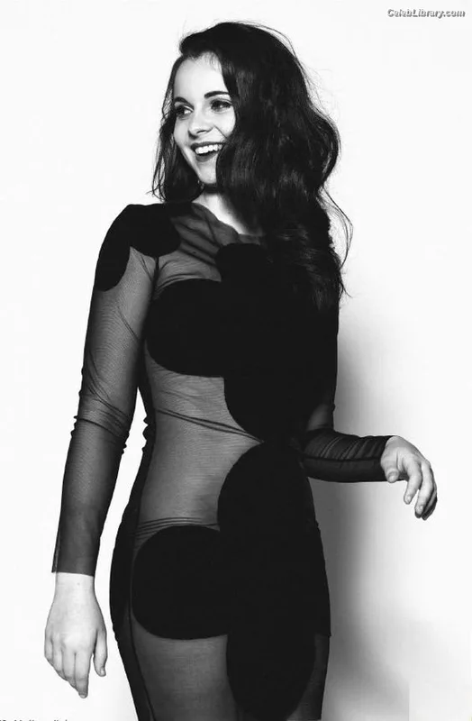 Vanessa Marano photo 19 of 1085