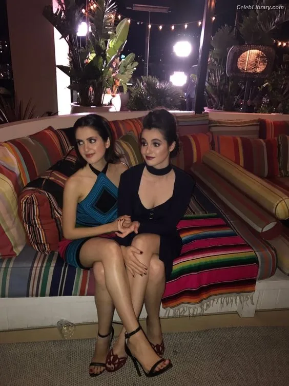 Vanessa Marano photo 17 of 1085