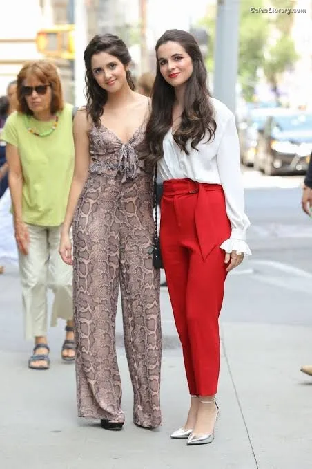 Vanessa Marano photo 21 of 1085