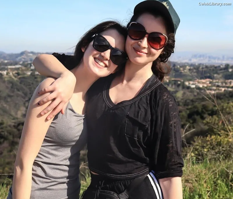 Vanessa Marano photo 20 of 1085