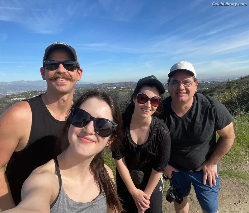 Vanessa Marano photo 22 of 1085