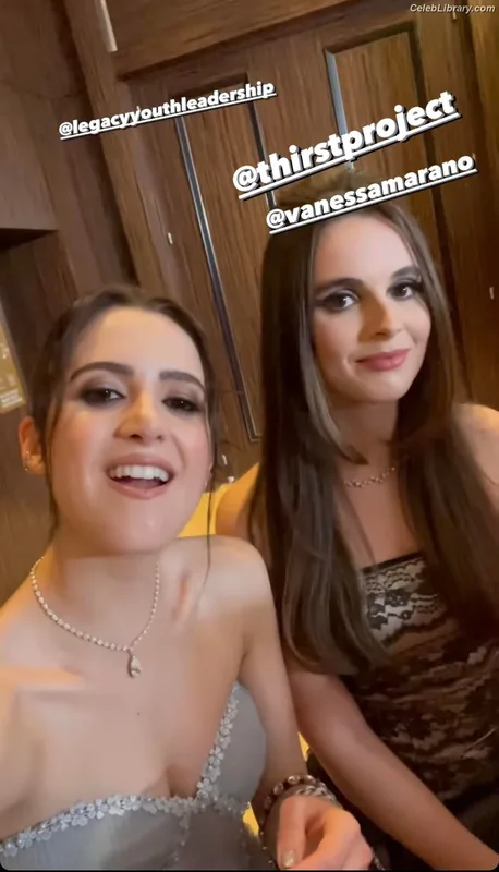 Vanessa Marano photo 23 of 1085