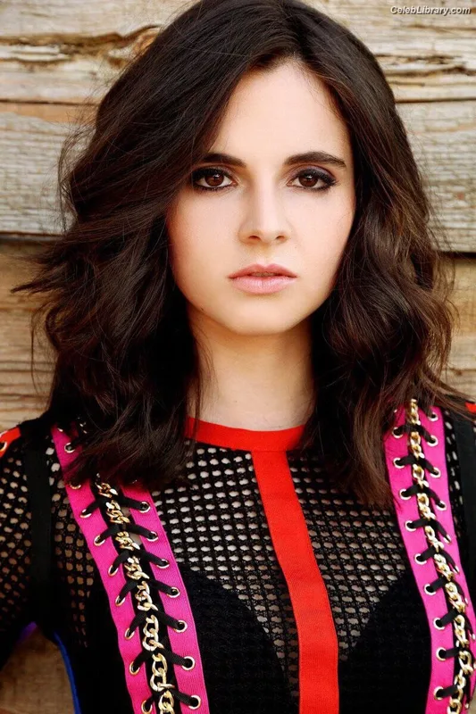 Vanessa Marano photo 24 of 1085