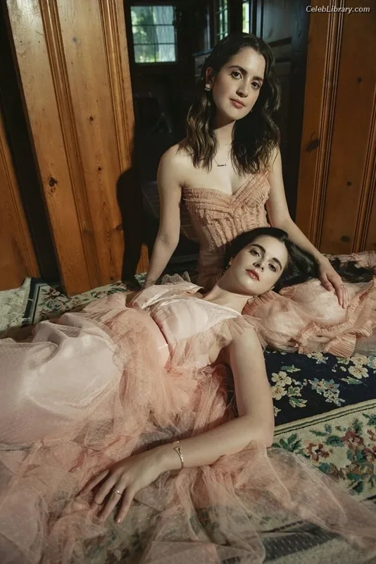 Vanessa Marano photo 21 of 1085