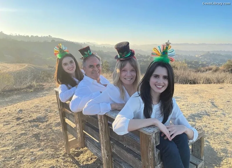 Vanessa Marano photo 17 of 1085
