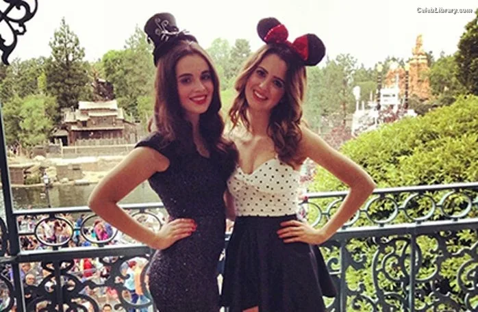 Vanessa Marano photo 7 of 1085