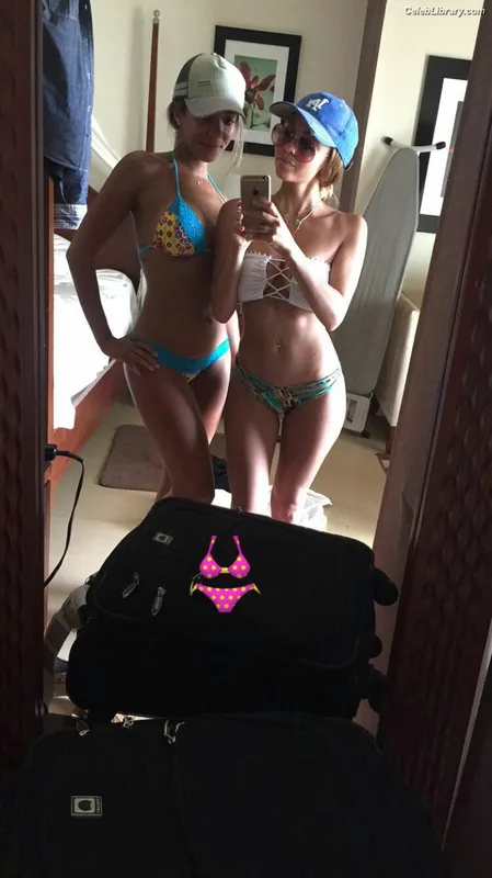 Vanessa Morgan photo 4 of 299