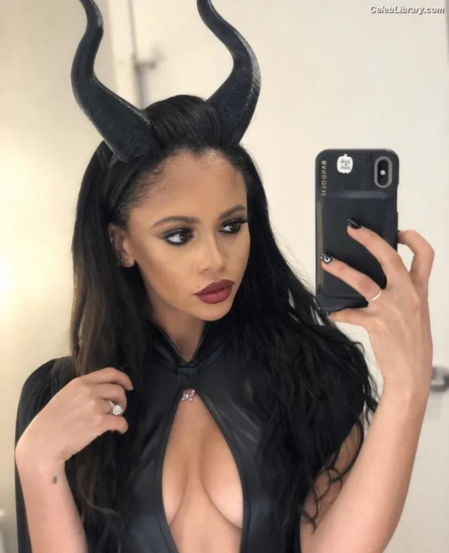 Vanessa Morgan photo 9 of 299