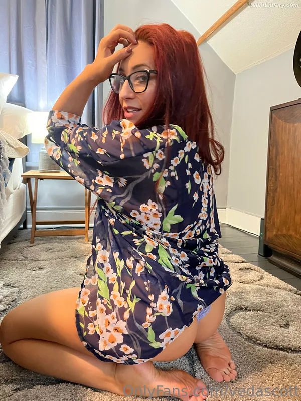 Veda Scott photo 8 of 312