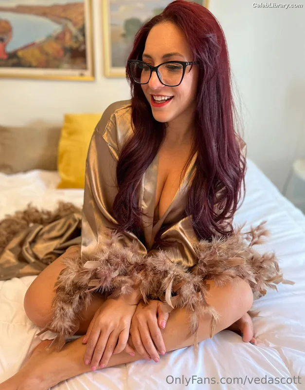 Veda Scott photo 7 of 312