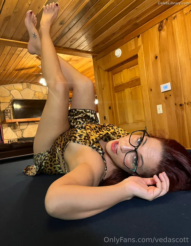 Veda Scott photo 18 of 312
