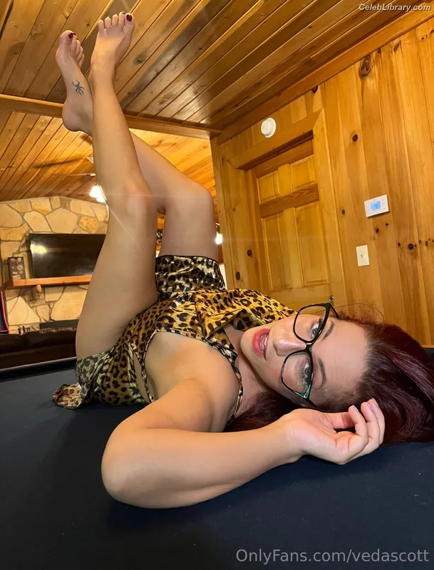 Veda Scott photo 13 of 312