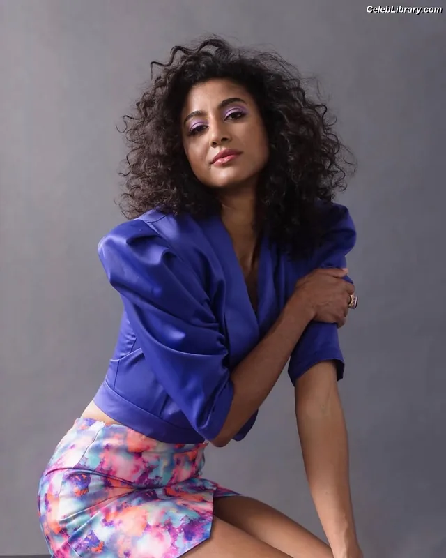 Vella Lovell photo 3 of 3