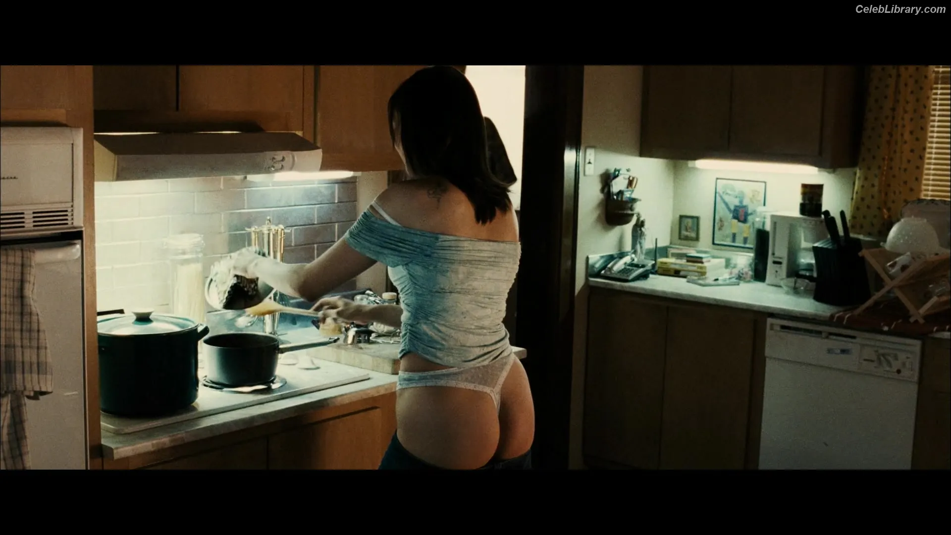 Vera Farmiga photo 2 of 11