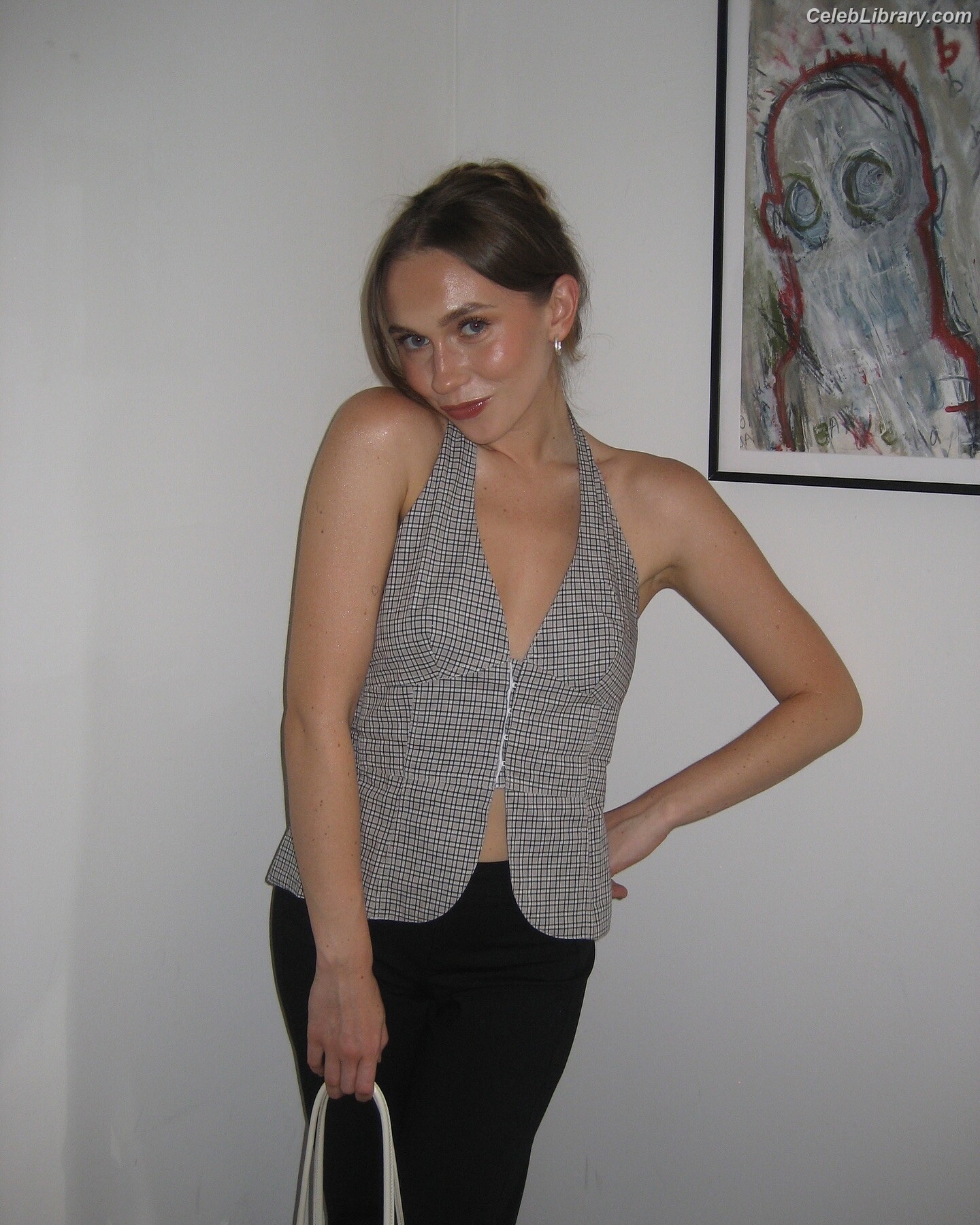 Veronika Slowikowska photo 15 of 201
