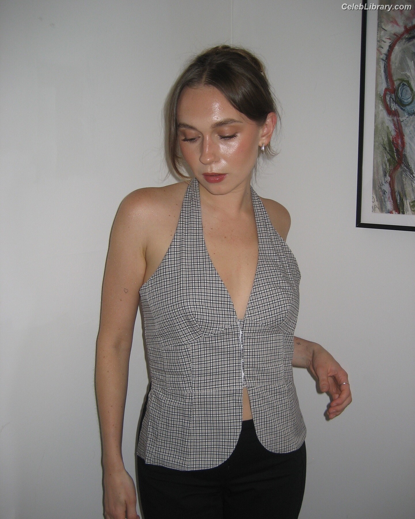 Veronika Slowikowska photo 16 of 201