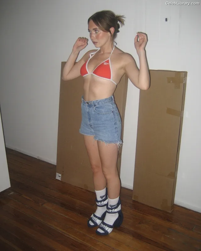 Veronika Slowikowska photo 24 of 201