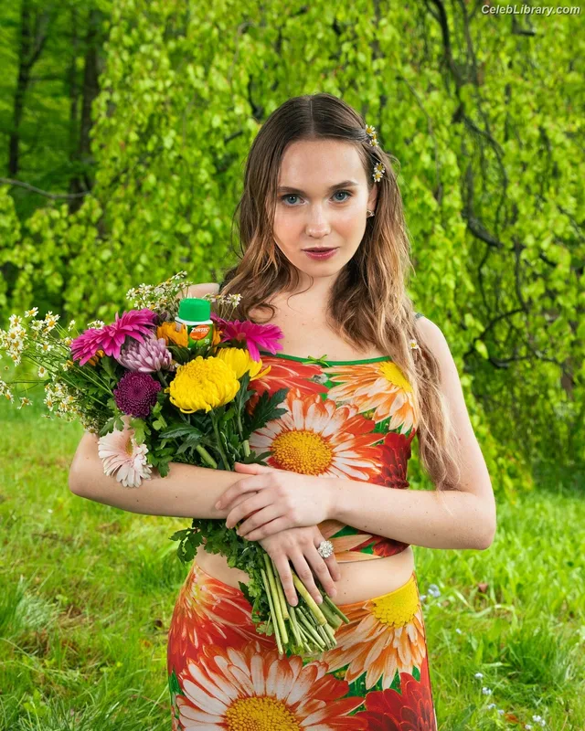 Veronika Slowikowska photo 19 of 201