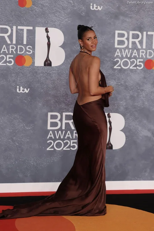 Vick Hope photo 6 of 277