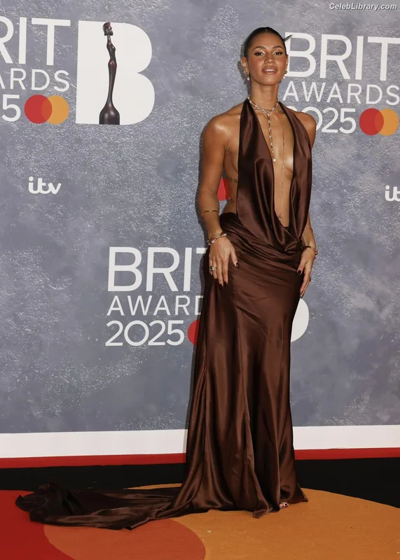 Vick Hope photo 7 of 277