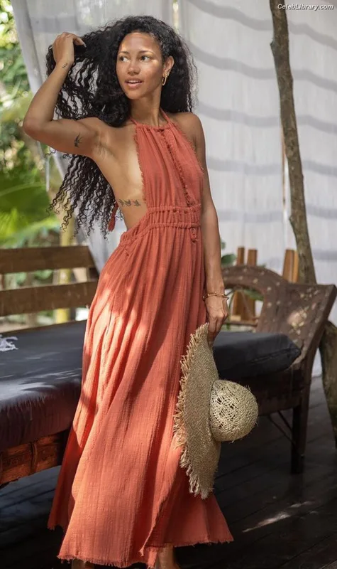 Vick Hope photo 9 of 277