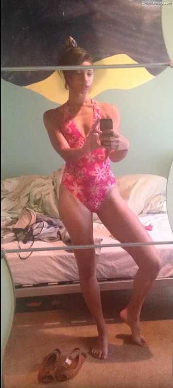 Vick Hope photo 8 of 277
