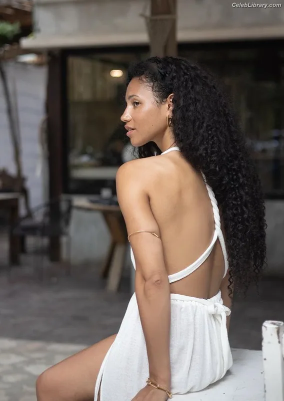 Vick Hope photo 15 of 277