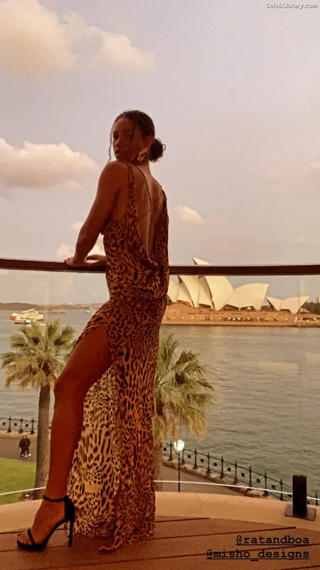 Vick Hope photo 3 of 277