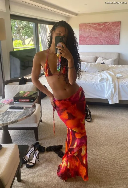 Vick Hope photo 9 of 277