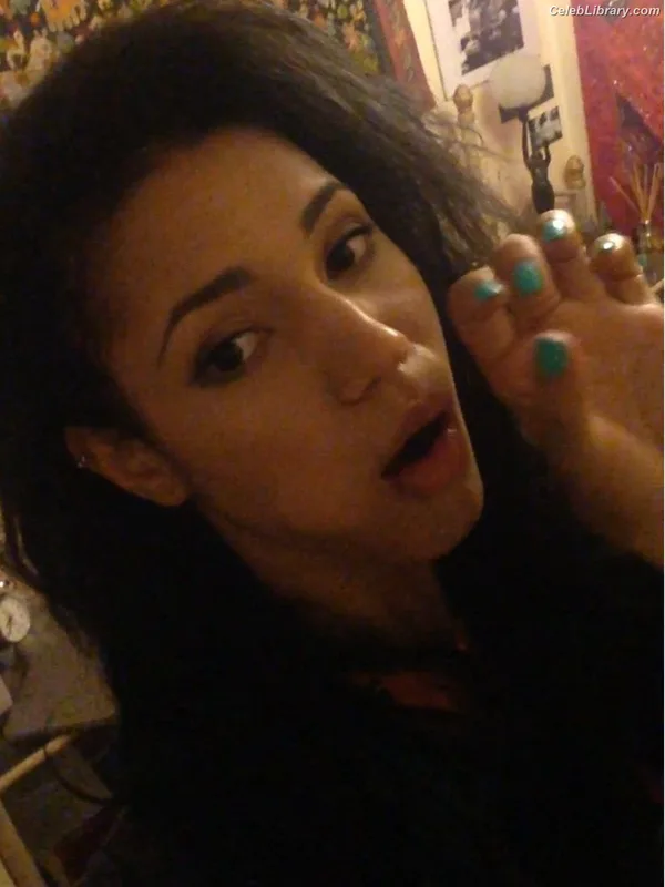 Vick Hope photo 9 of 277