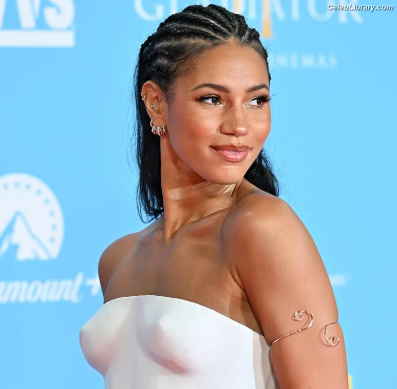 Vick Hope photo 14 of 277