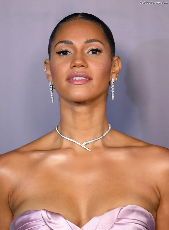 Vick Hope photo 4 of 277