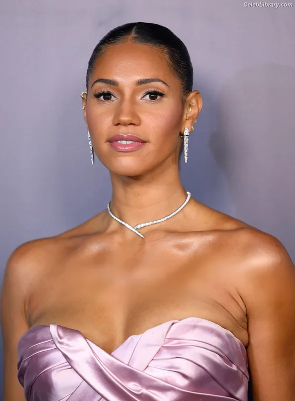 Vick Hope photo 5 of 277