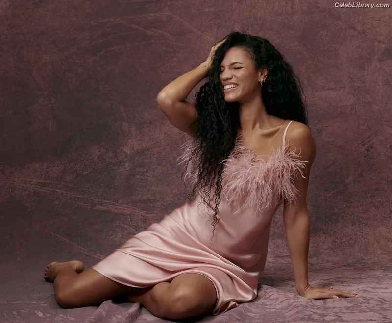 Vick Hope photo 12 of 277