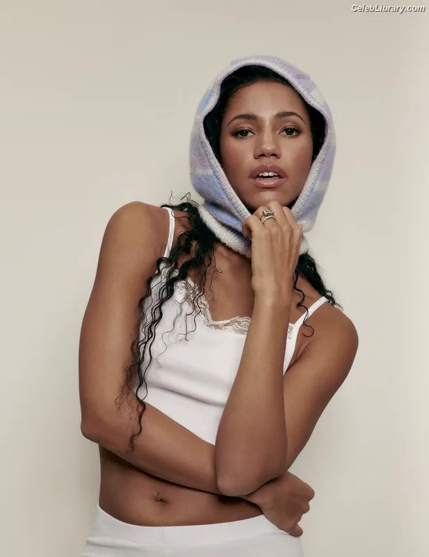 Vick Hope photo 13 of 277