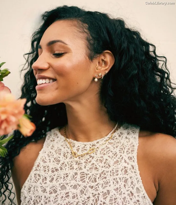 Vick Hope photo 18 of 277