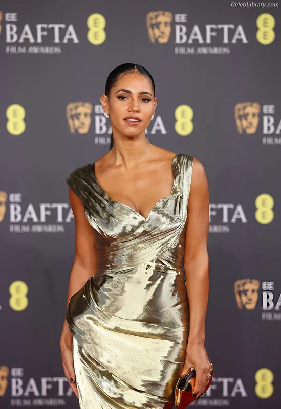 Vick Hope photo 9 of 277
