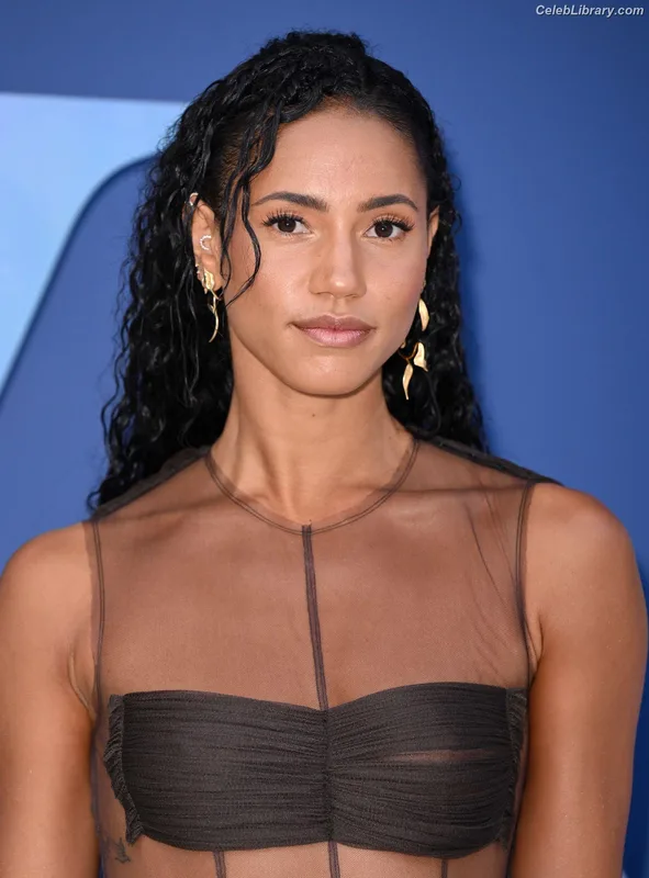 Vick Hope photo 20 of 277