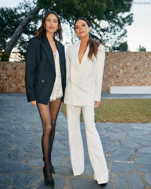 Victoria Beckham photo 17 of 202